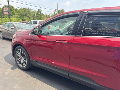 Used 2019 Ford Edge Titanium w/ Cold Weather Package AWD/4WD image 4