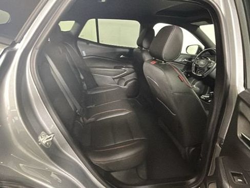 Used 2024 Chevrolet Trax RS w/ Sunroof Package FWD image 30