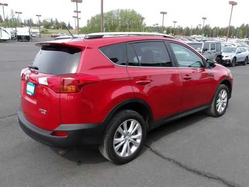 Used 2014 Toyota RAV4 Limited w/ Technology Package AWD/4WD image 5