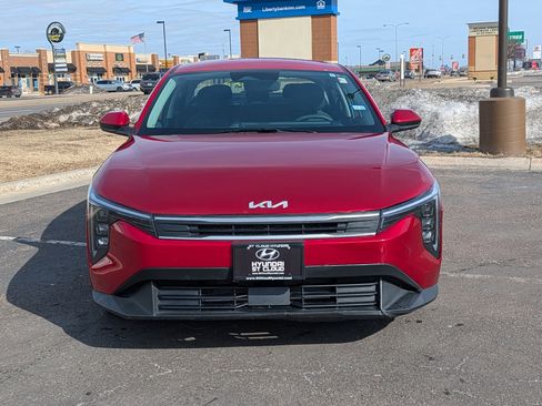 Used 2025 Kia K4 LXS image 8