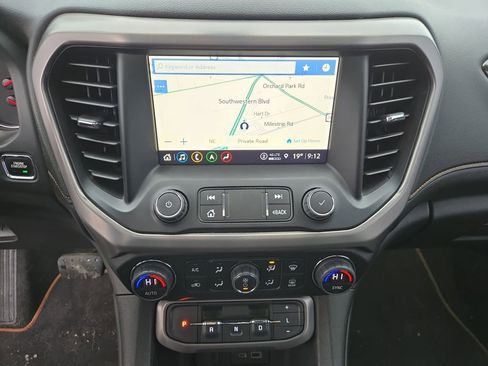 Used 2023 GMC Acadia AT4 w/ Technology Package image 15