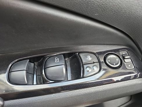 Used 2024 Nissan Altima 2.5 SR FWD image 29