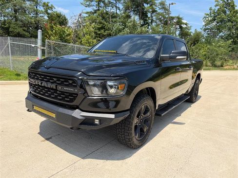 Used 2022 RAM 1500 Big Horn AWD/4WD image 3
