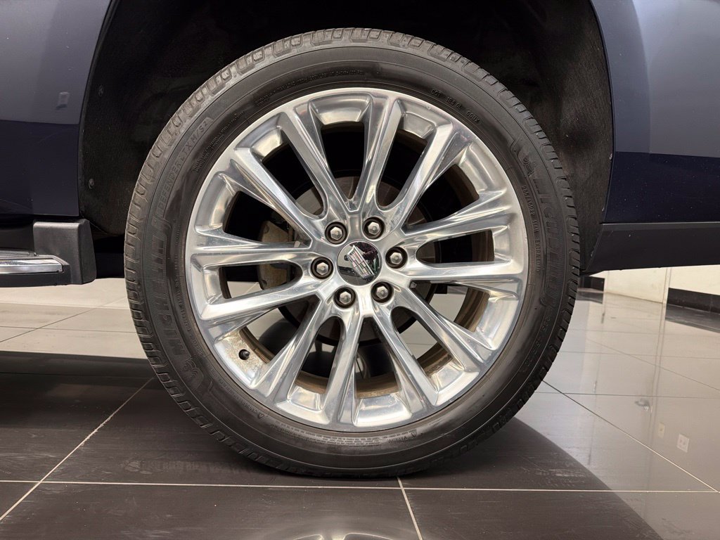 Used 2018 Cadillac Escalade Premium Luxury AWD/4WD image 7