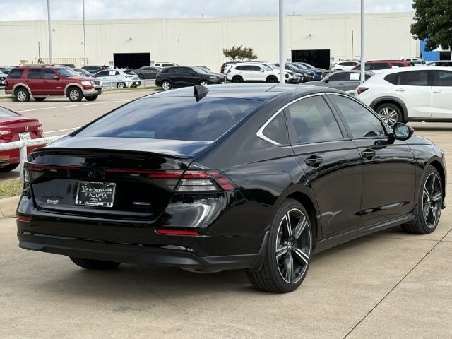 Used 2025 Honda Accord Sport image 4