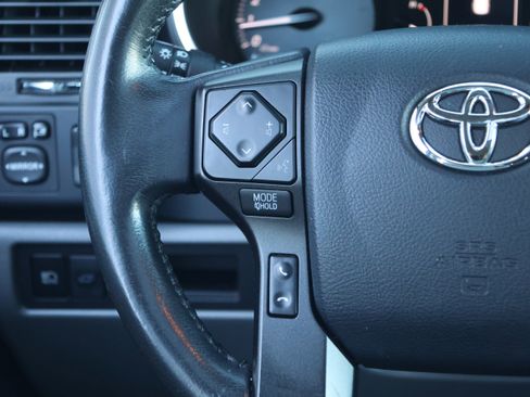 Used 2018 Toyota Sequoia Platinum image 19