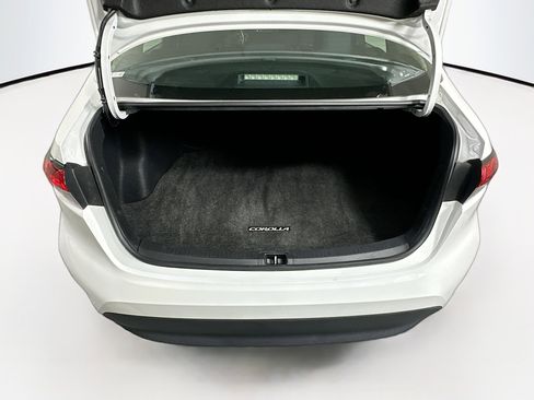 Used 2023 Toyota Corolla LE w/ Carpet Mat Package (TMS) image 28