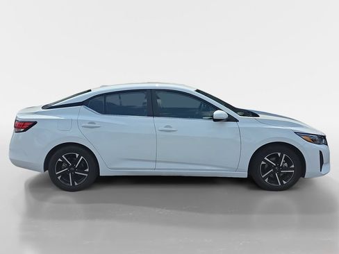 Used 2024 Nissan Sentra SV FWD image 3