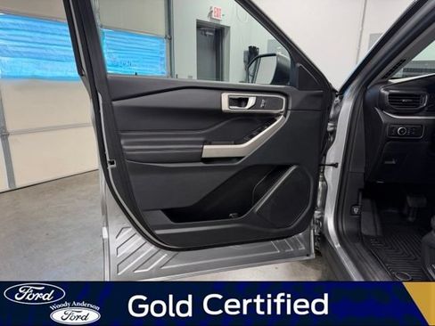 Certified 2024 Ford Explorer XLT w/ Equipment Group 202A RWD image 21