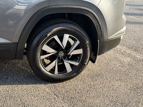 Used 2021 Volkswagen Atlas Cross Sport SE image 9