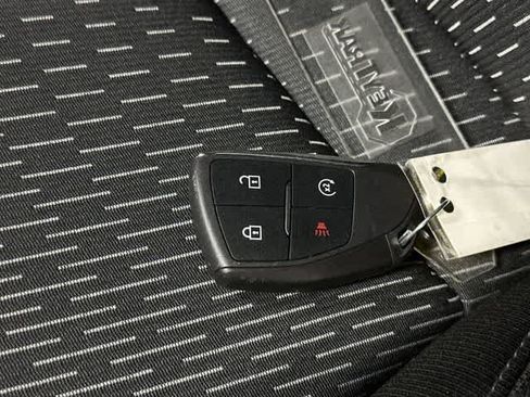 Used 2026 Chevrolet Equinox LT FWD image 32