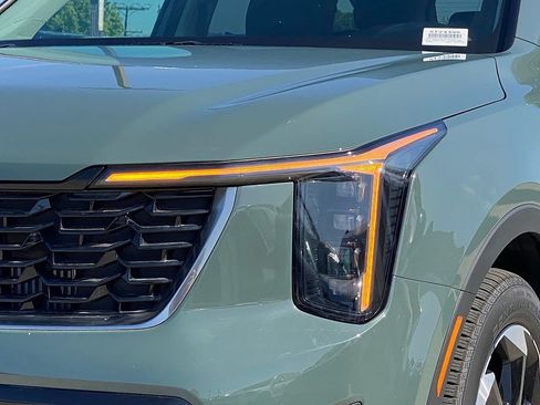 New 2026 Kia Sorento EX FWD image 8
