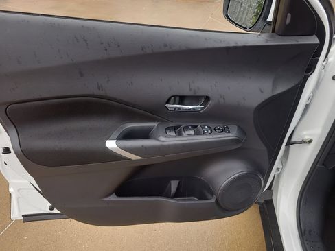 Certified 2024 Nissan Kicks SV FWD image 18