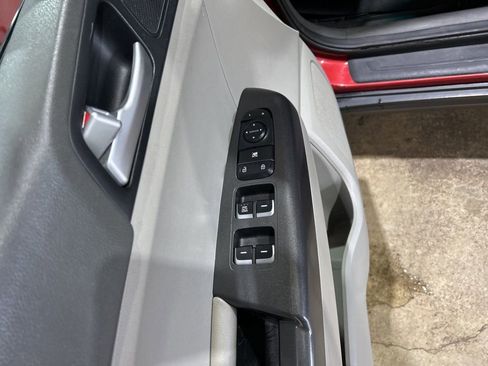 Used 2019 Kia Sportage LX AWD/4WD image 15