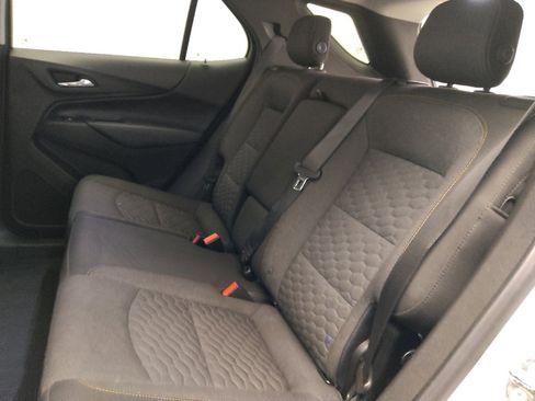 Used 2020 Chevrolet Equinox LT w/ Driver Convenience Package image 18