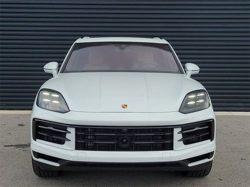 Used 2025 Porsche Cayenne E-Hybrid image 10