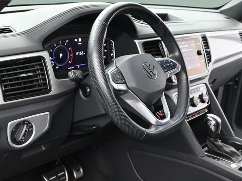 Used 2020 Volkswagen Atlas Cross Sport SEL R-Line FWD image 12