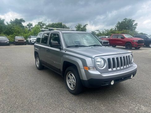 Used 2016 Jeep Patriot Sport FWD image 1