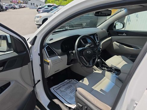 Used 2018 Hyundai Tucson Value AWD/4WD image 14