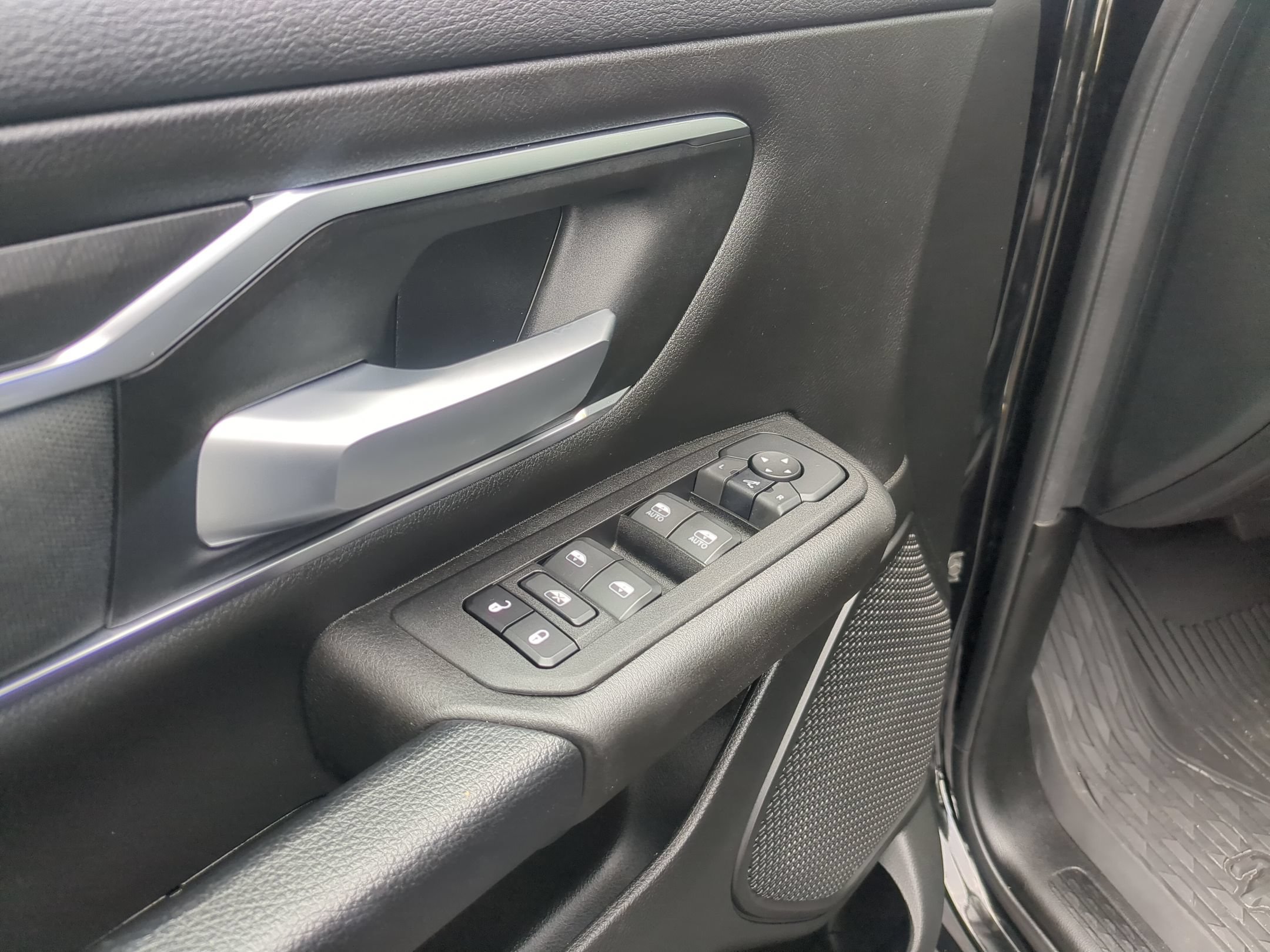 Used 2025 RAM 1500 Lone Star AWD/4WD image 12