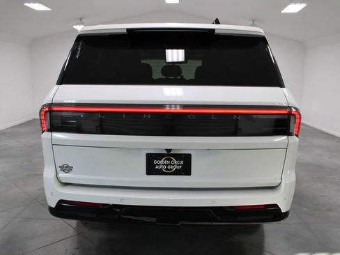 New 2025 Lincoln Navigator L Reserve image 7