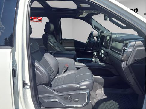 Used 2025 Ford F250 Platinum AWD/4WD image 17