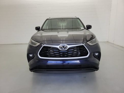 Used 2026 Toyota Highlander XLE AWD/4WD image 3
