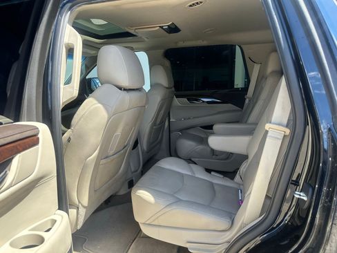Used 2016 Cadillac Escalade Premium AWD/4WD image 5