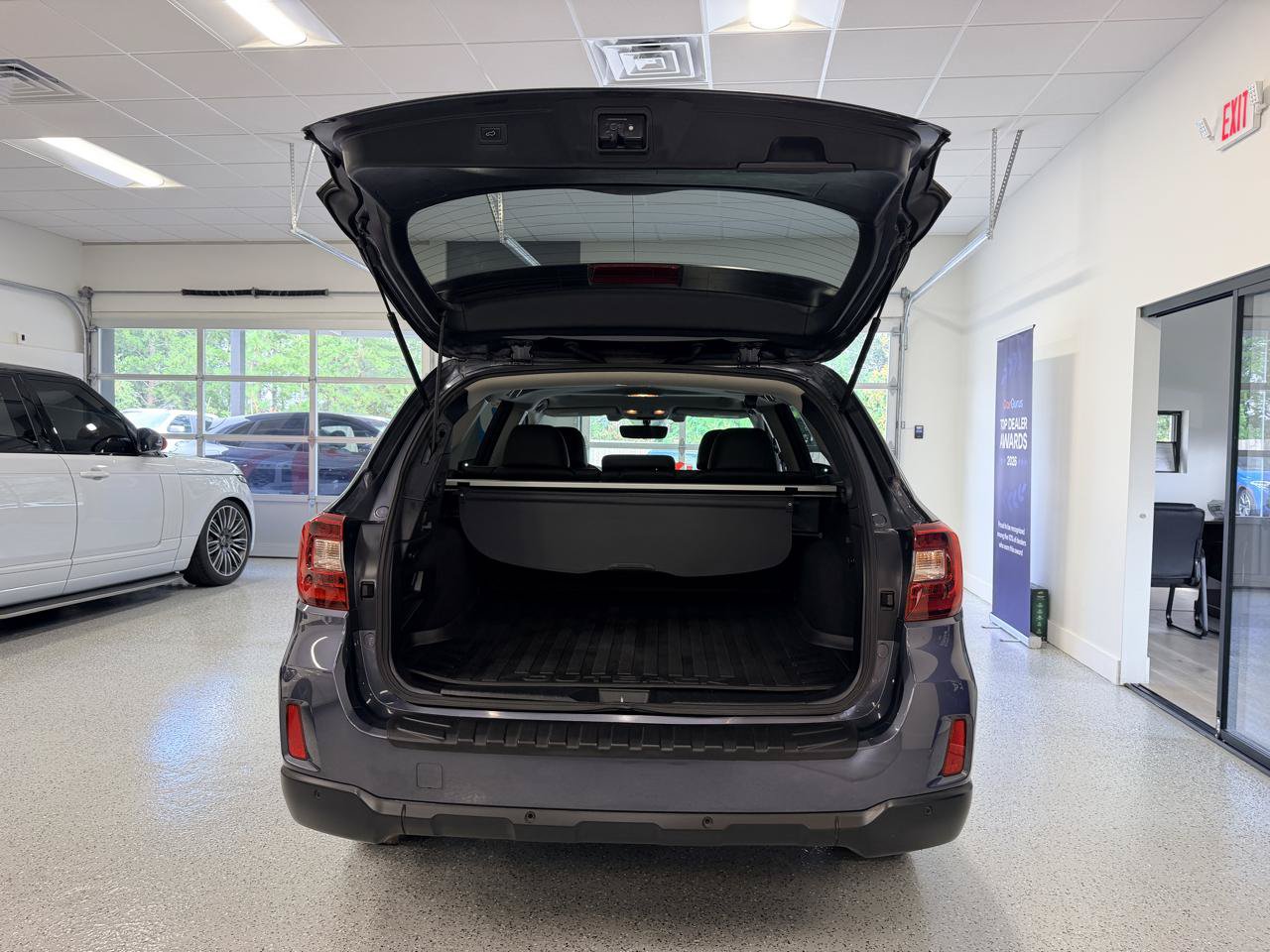 Used 2017 Subaru Outback 2.5i Limited AWD/4WD image 23