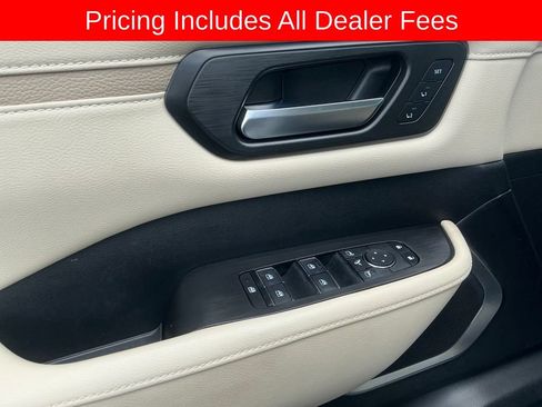 Used 2025 Nissan Armada Platinum AWD/4WD image 10