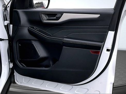 Used 2022 Ford Escape SE w/ Convenience Package image 26