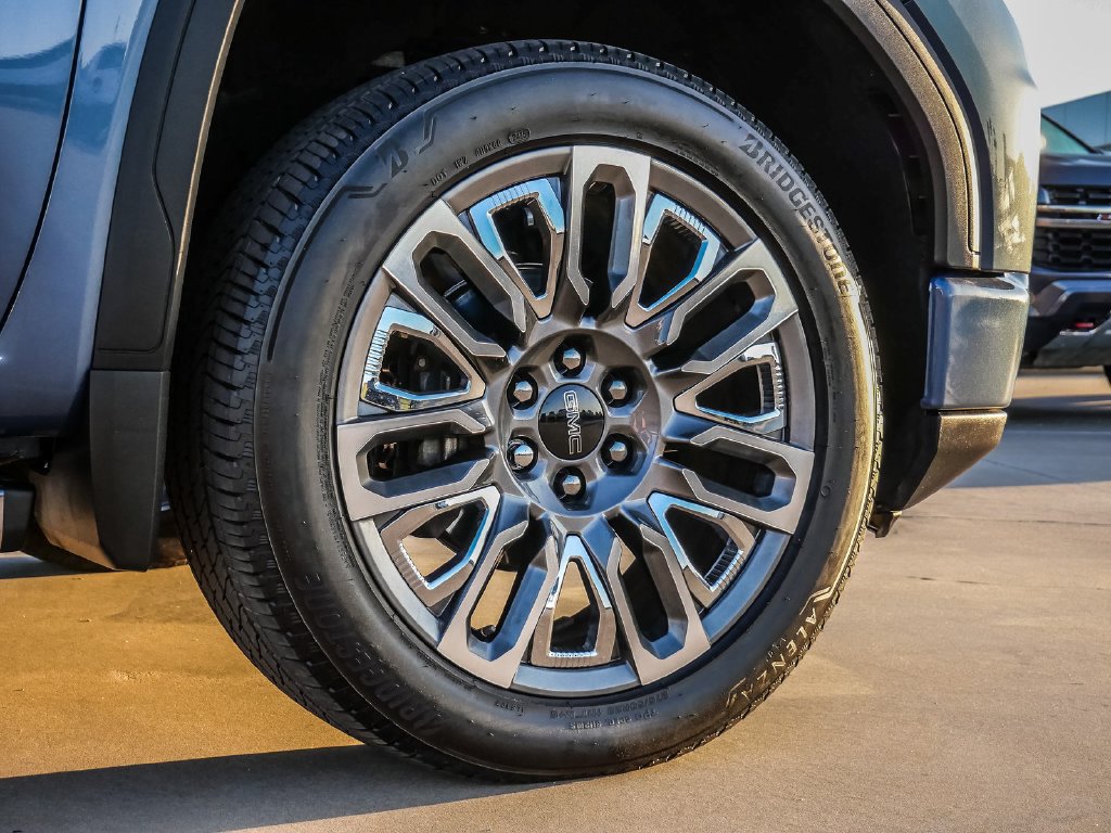 Used 2025 GMC Sierra 1500 Denali Ultimate AWD/4WD image 9