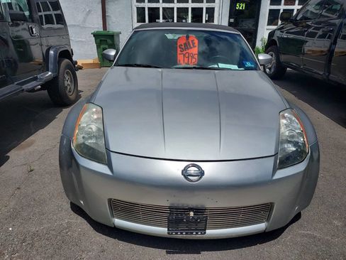 Used 2005 Nissan 350Z Touring RWD image 3