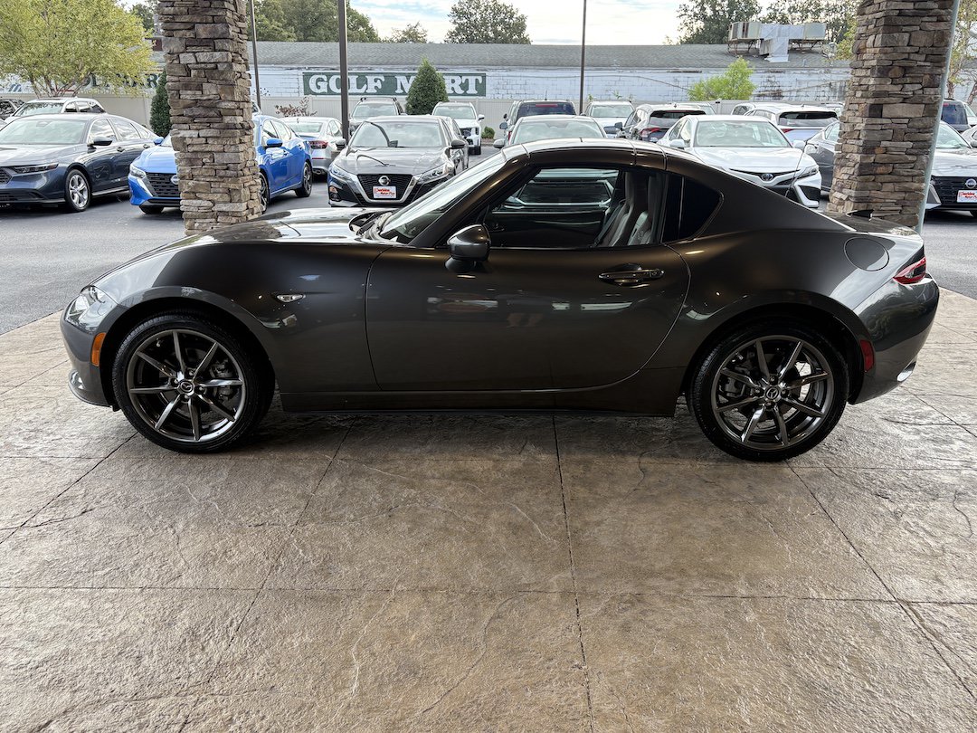 Used 2018 MAZDA MX-5 Miata RF Grand Touring RWD image 9