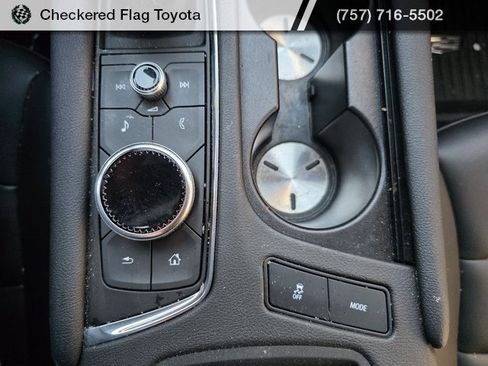 Used 2024 Cadillac XT5 Luxury image 17