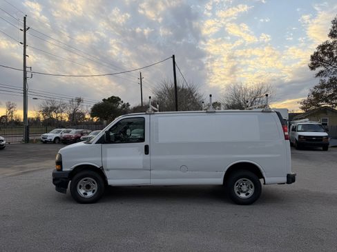 Used 2019 Chevrolet Express 2500 w/ Driver Convenience Package image 12