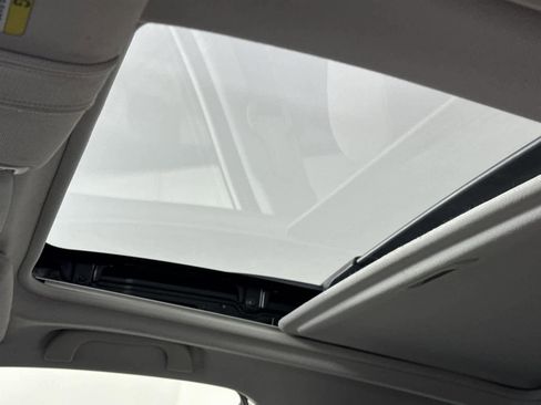 Used 2015 Subaru Forester 2.5i Premium w/ All-Weather Package image 13