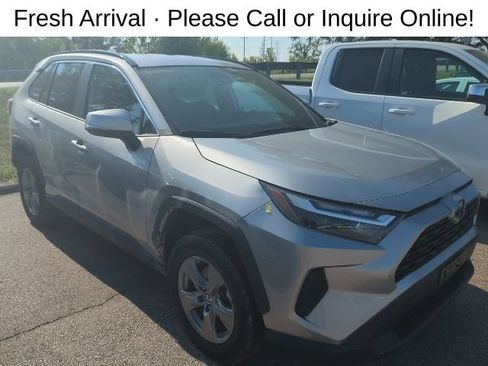 Used 2022 Toyota RAV4 XLE AWD/4WD image 1