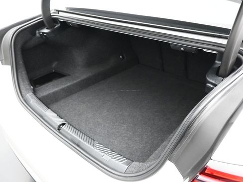 Used 2025 BMW 530i xDrive w/ Premium Package image 25