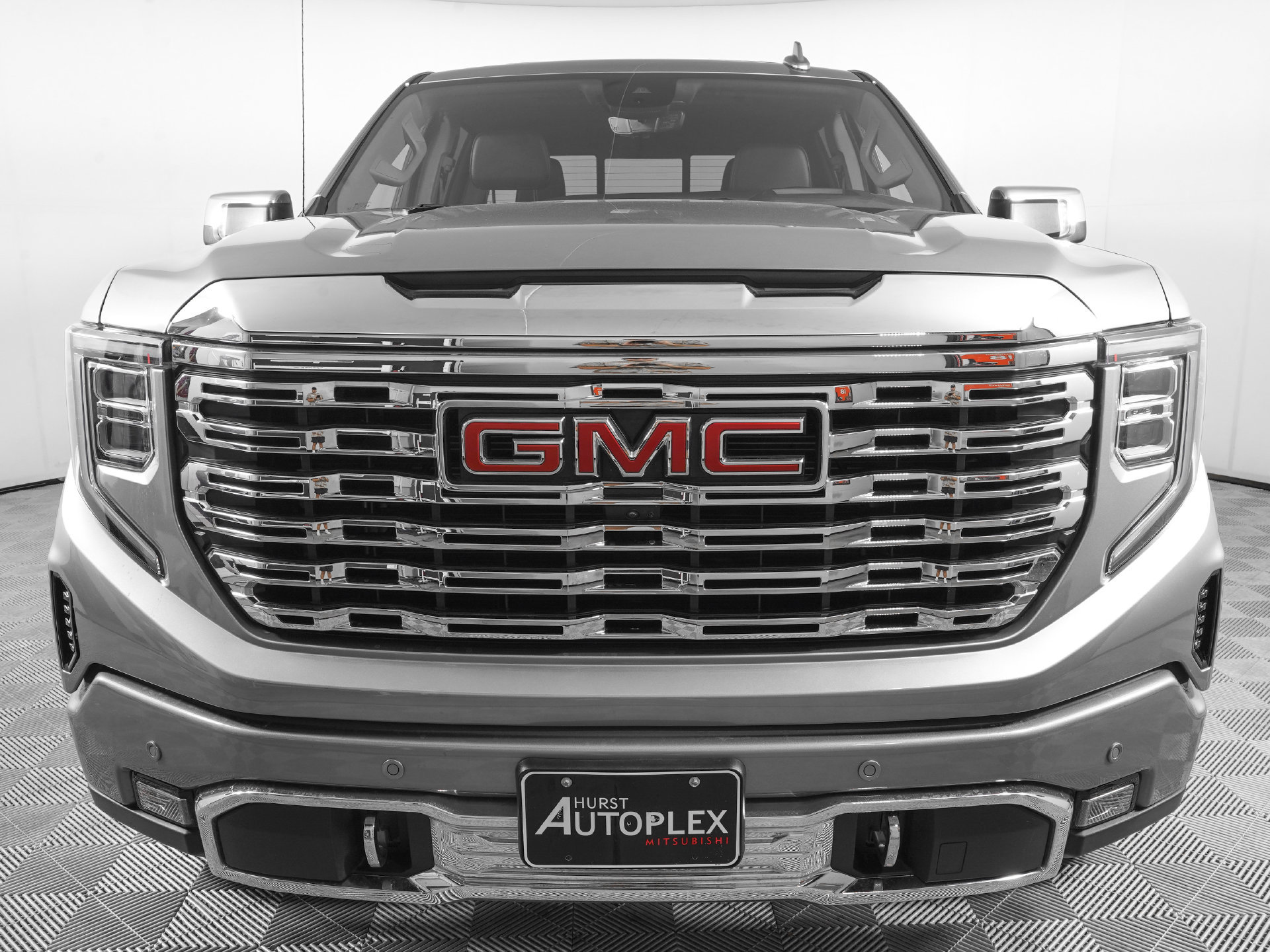 Used 2025 GMC Sierra 1500 Denali w/ Technology Package AWD/4WD image 2