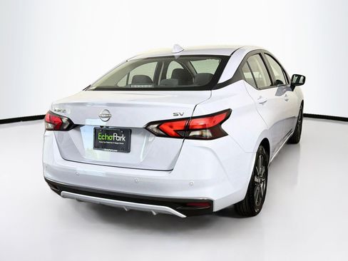 Used 2024 Nissan Versa SV FWD image 9