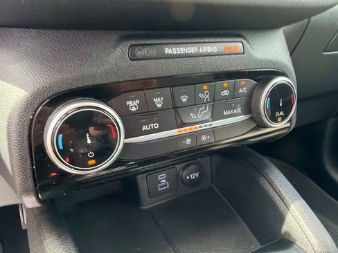 Used 2022 Ford Escape SE w/ Convenience Package FWD image 26