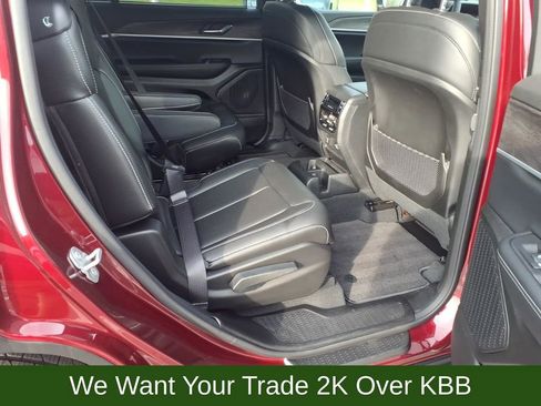 Used 2025 Jeep Grand Cherokee L Limited w/ Luxury Tech Group II image 27