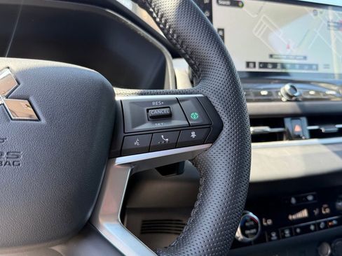 New 2026 Mitsubishi Outlander AWD image 24
