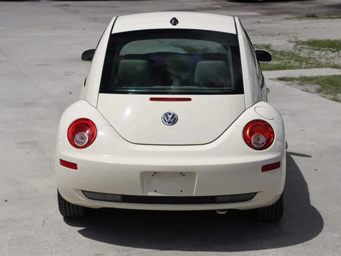 Used 2008 Volkswagen Beetle S FWD image 6