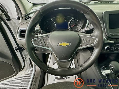 Used 2022 Chevrolet Equinox LT image 11