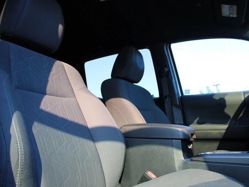 Used 2019 Toyota Tacoma TRD Off-Road RWD image 16