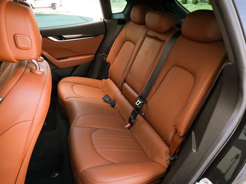 Used 2022 Maserati Levante GT image 33