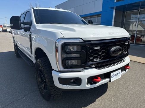 Used 2026 Ford F350 Lariat w/ Tremor Off-Road Package AWD/4WD image 4