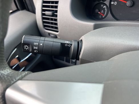 Used 2020 Nissan Frontier S RWD image 9